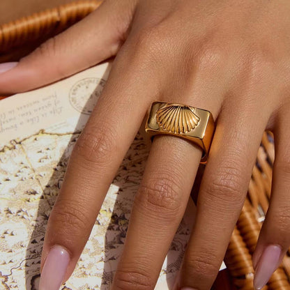 Luna Shell Ring