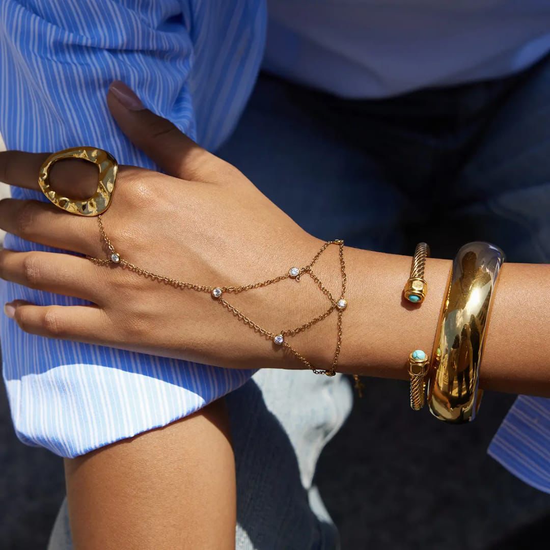 It Girl Constellation Hand Chain