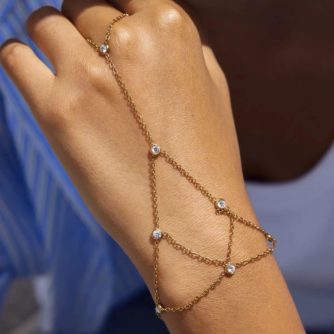 It Girl Constellation Hand Chain
