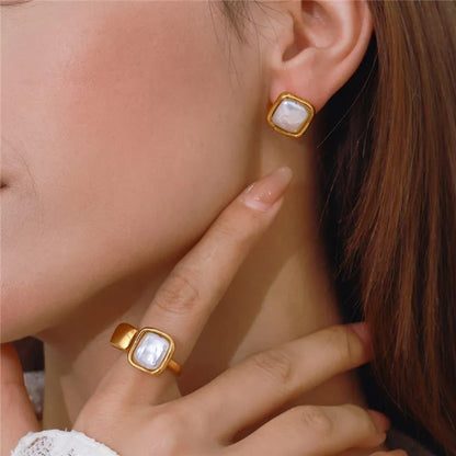 Vanilla - It Girl Earrings