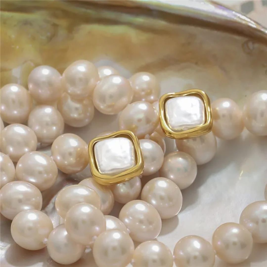 Vanilla - It Girl Earrings