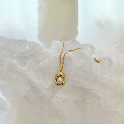 Medallion Necklace
