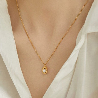Medallion Necklace