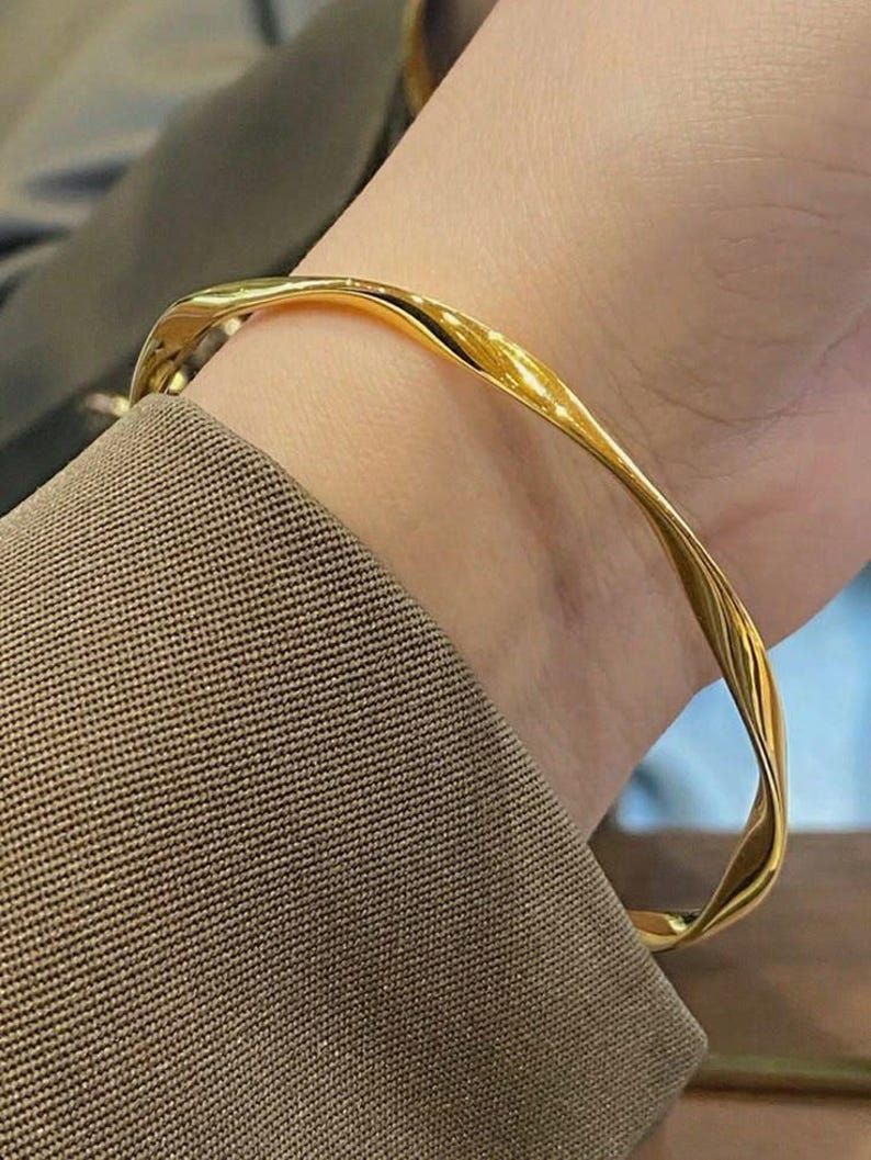 Luna Wave Bracelet