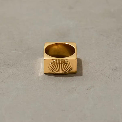 Luna Shell Ring